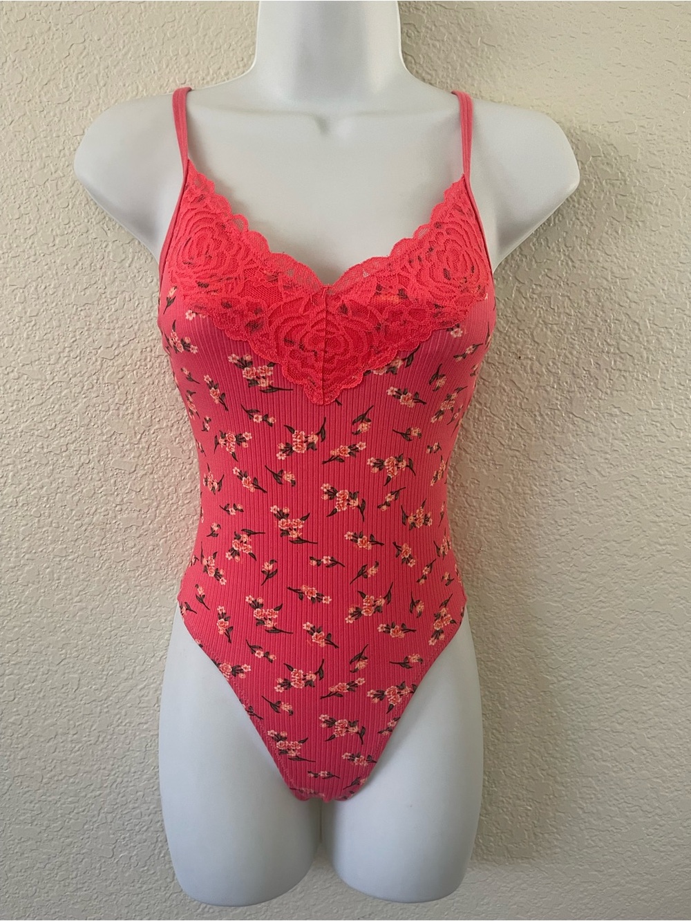 NWT Victoria's Secret PINK Floral Lace Trim Ribbed Bodysuit Cami Top XS Coral - Picture 3 of 15
